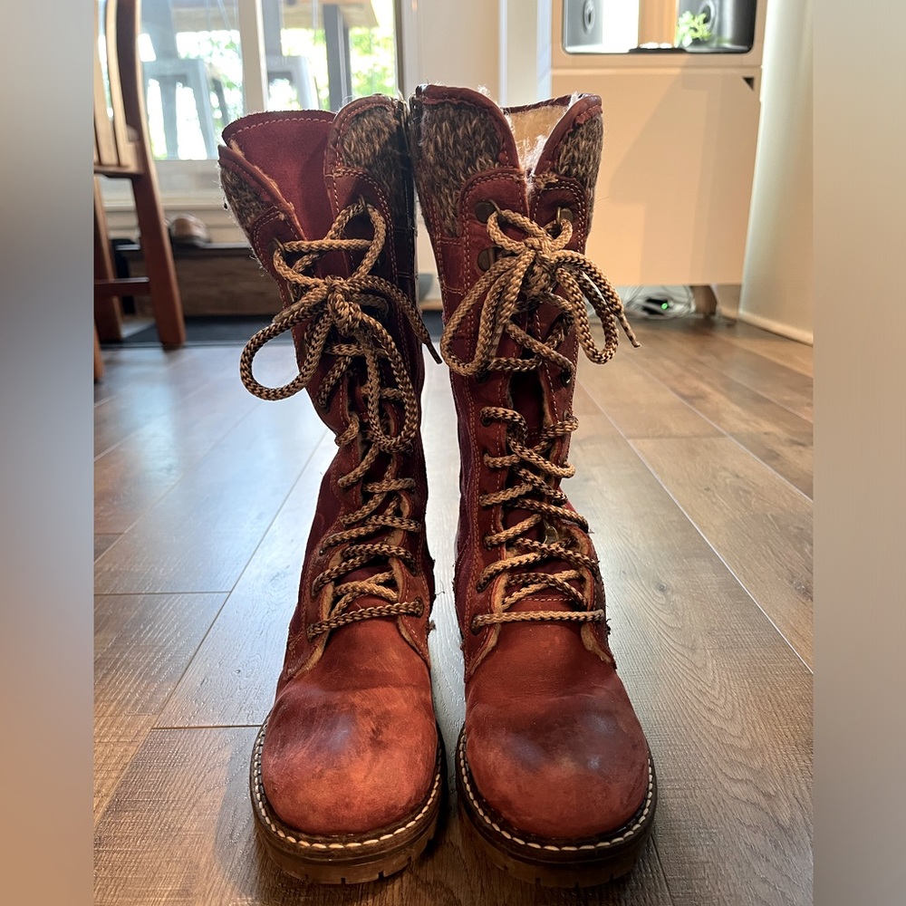 Burgundy Artica winter lace up boots
